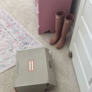 Hunter Tall Rain Boots in Mauve